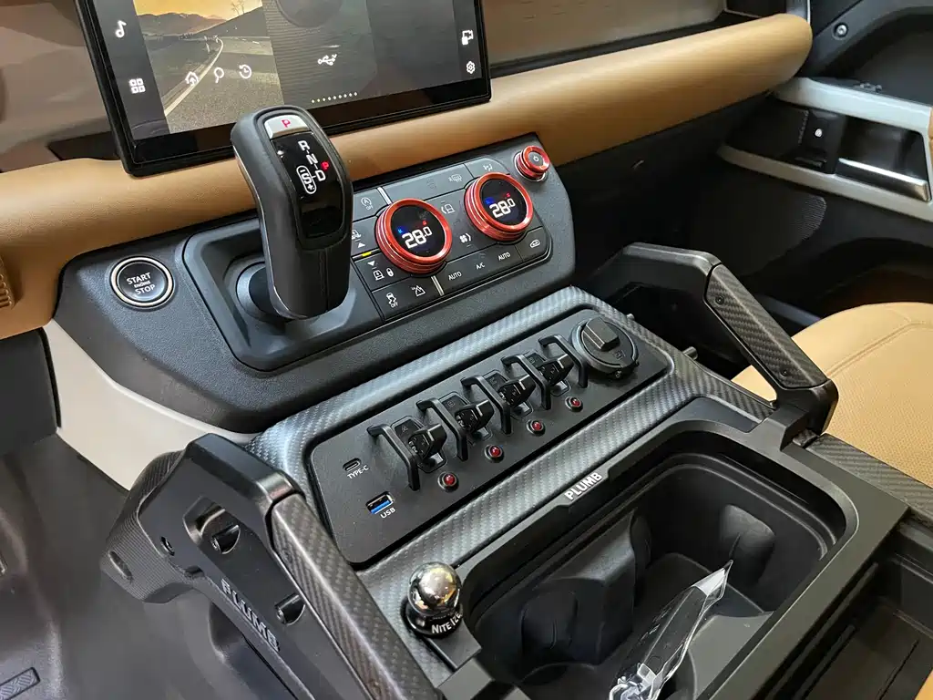 Land Rover Defender — миниатюра 18
