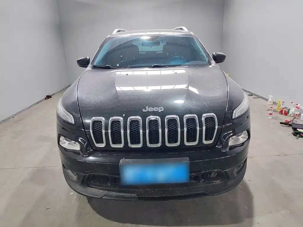Jeep Cherokee — миниатюра 3