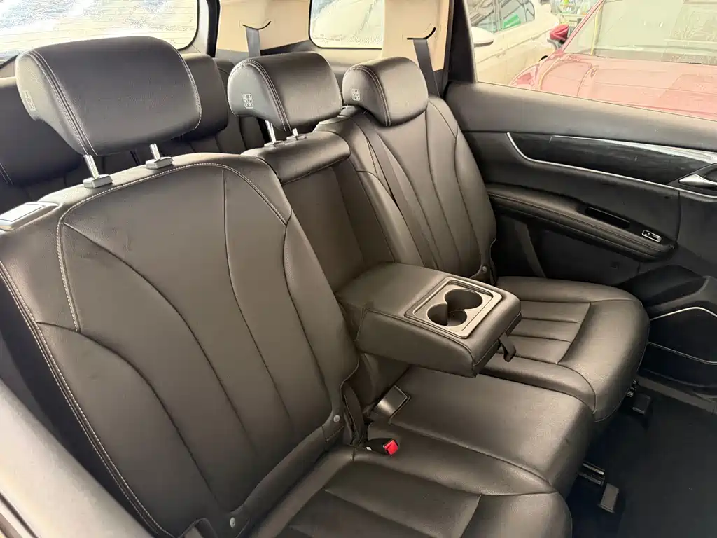 BYD MAX — миниатюра 17