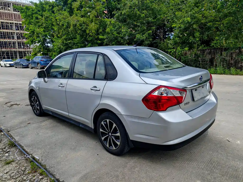 Venucia D50 — миниатюра 4