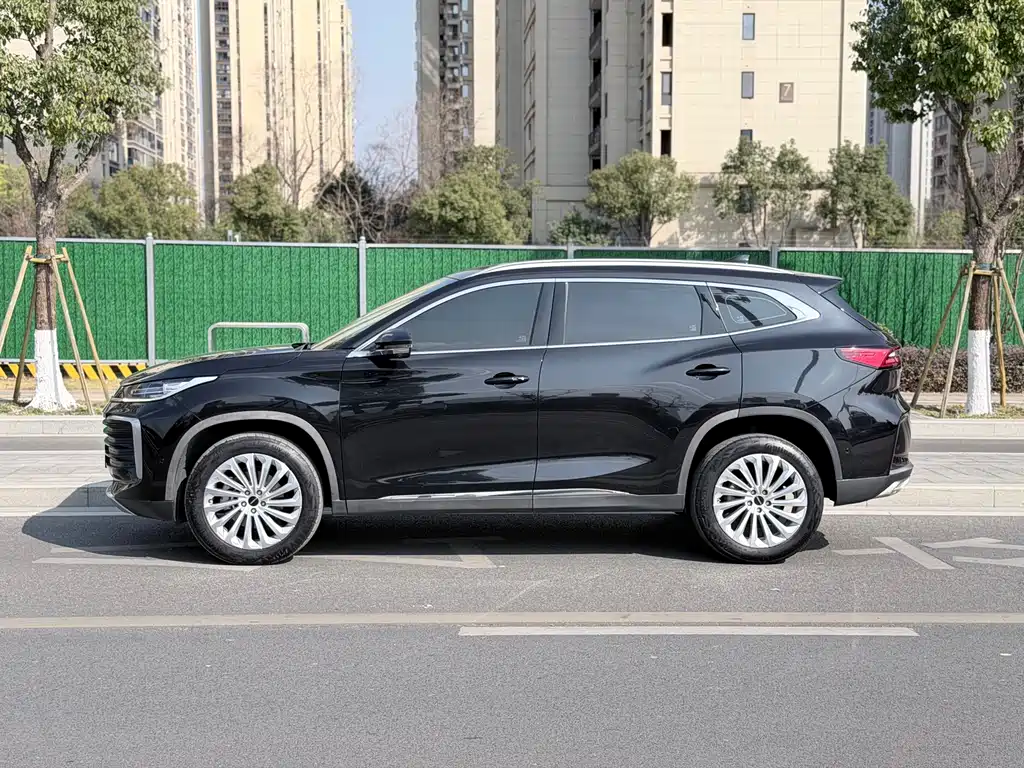 Exeed Lingyun — миниатюра 4