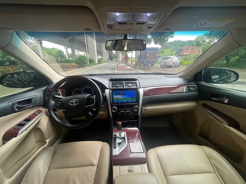 Toyota Camry 2012 2.5G Luxury