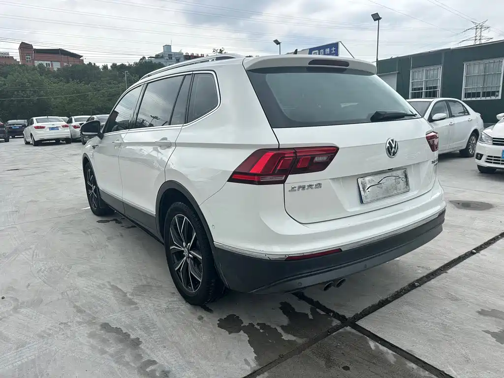 Volkswagen Tiguan L — миниатюра 21