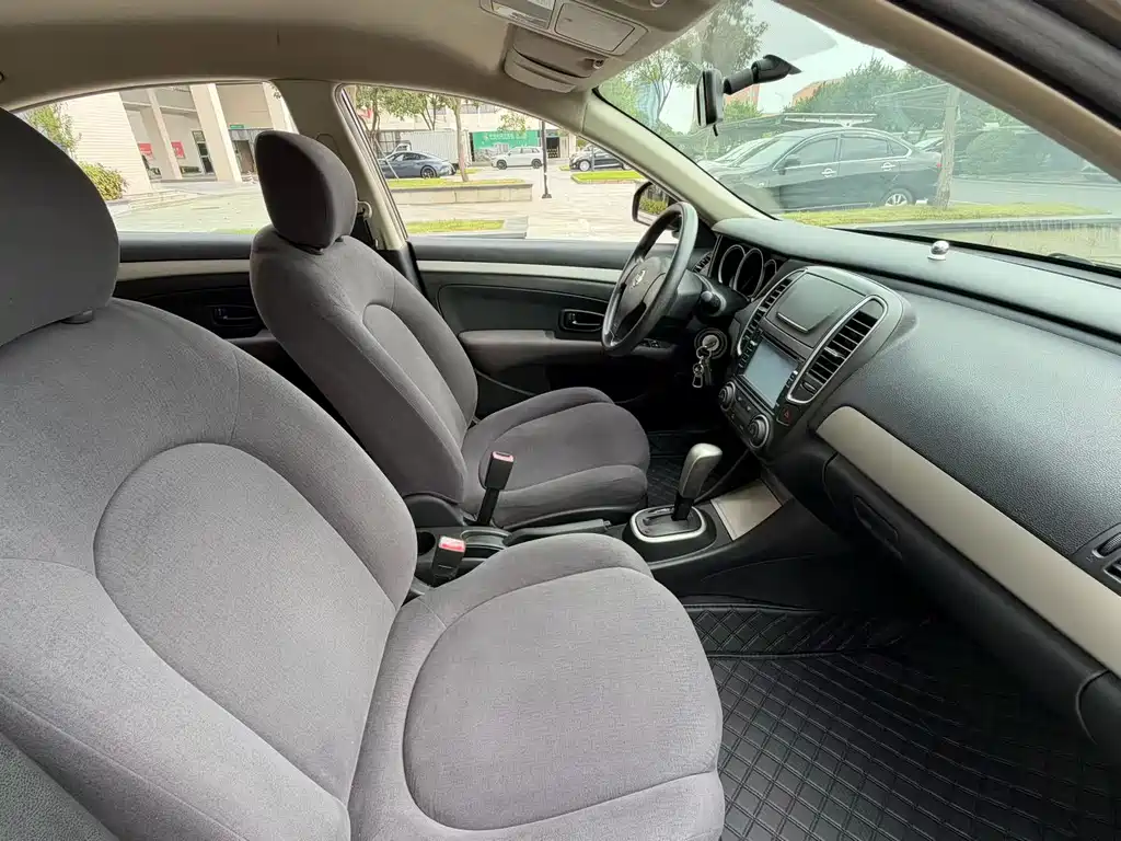 Nissan Sylphy — миниатюра 7