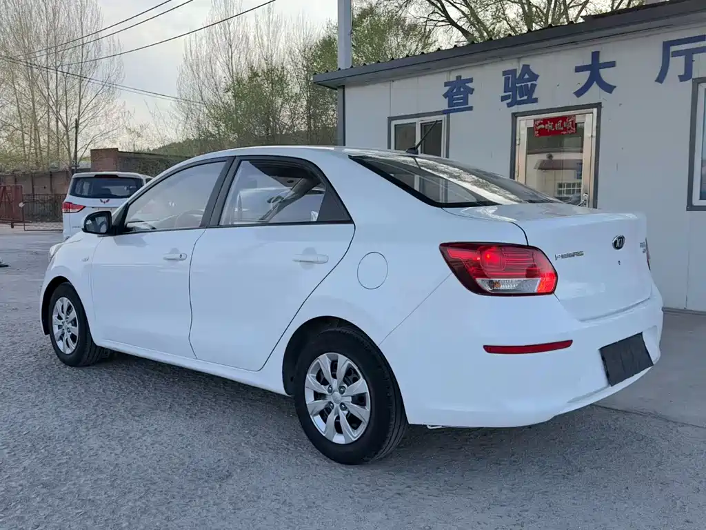 Kia Huanchi 1.4L Manual Fashion Edition Smart, фото 7