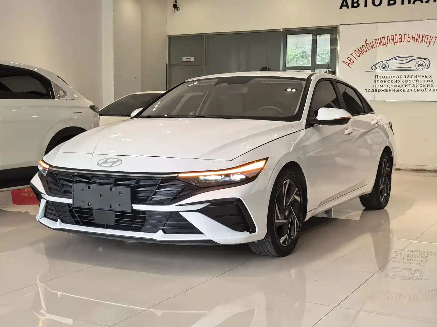 伊兰特 2023款 1.5L CVT LUX尊贵版 2023