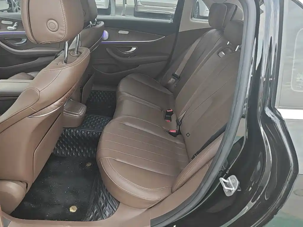 Mercedes-Benz E-Class — миниатюра 17