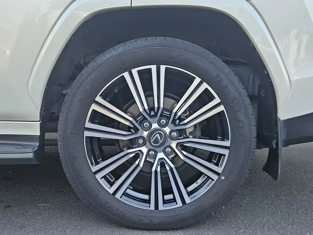 Lexus LX — миниатюра 20