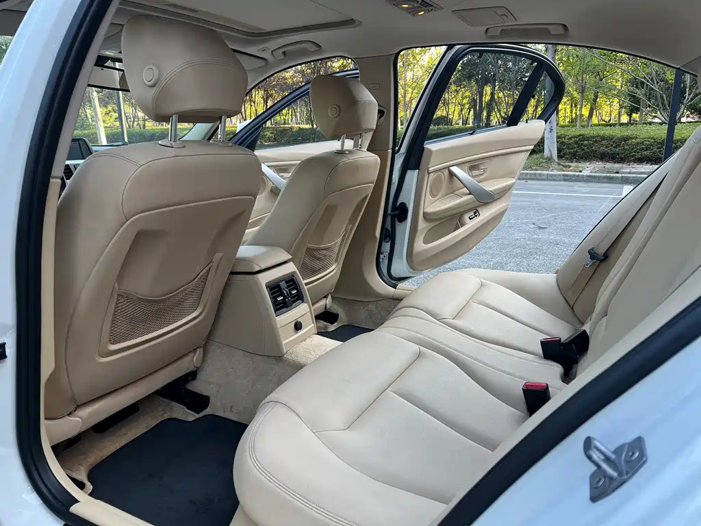 BMW 3 Series — миниатюра 6