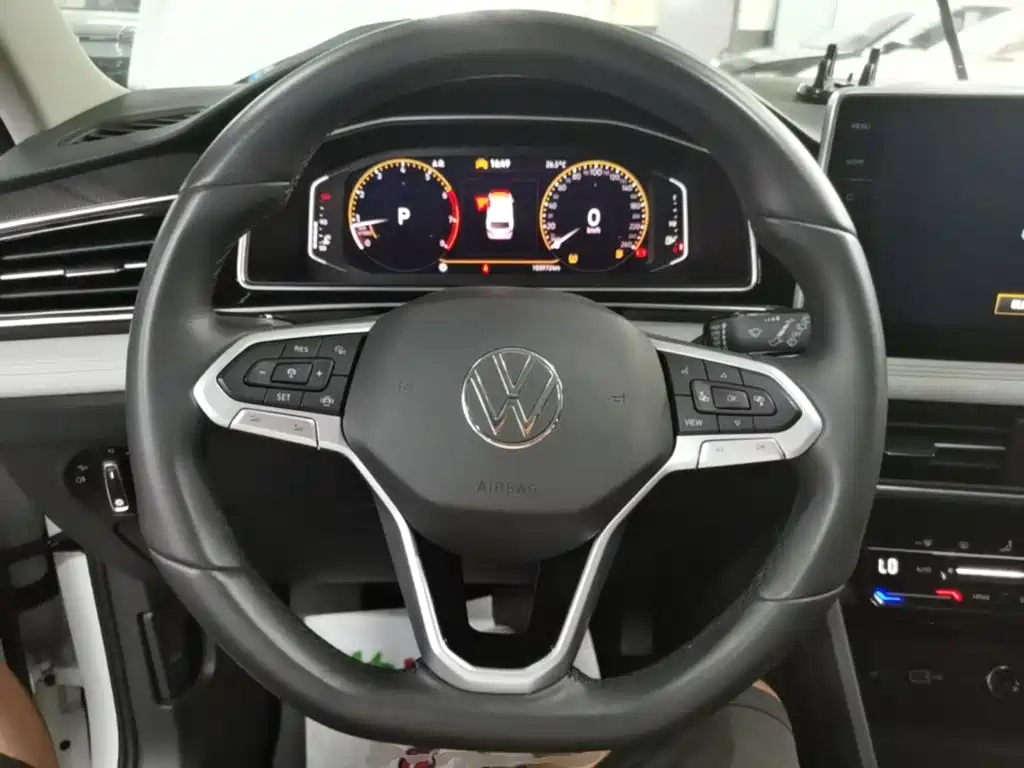 Volkswagen Tiguan L — миниатюра 11