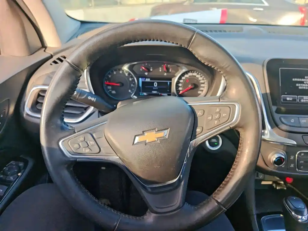 Chevrolet Equinox — миниатюра 11