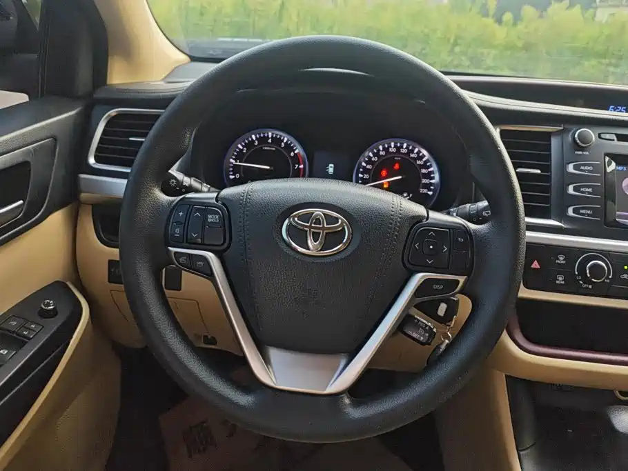 Toyota Highlander — миниатюра 15