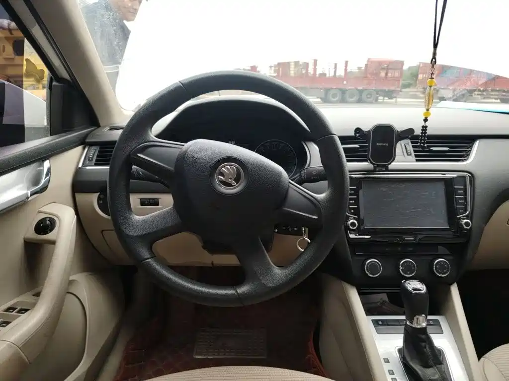 Skoda Octavia — миниатюра 3