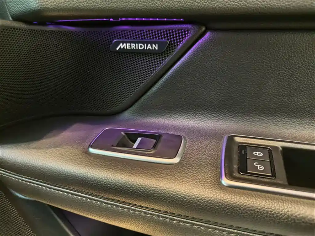 Jaguar XFL — миниатюра 9