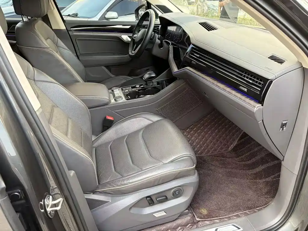 Volkswagen Touareg — миниатюра 5