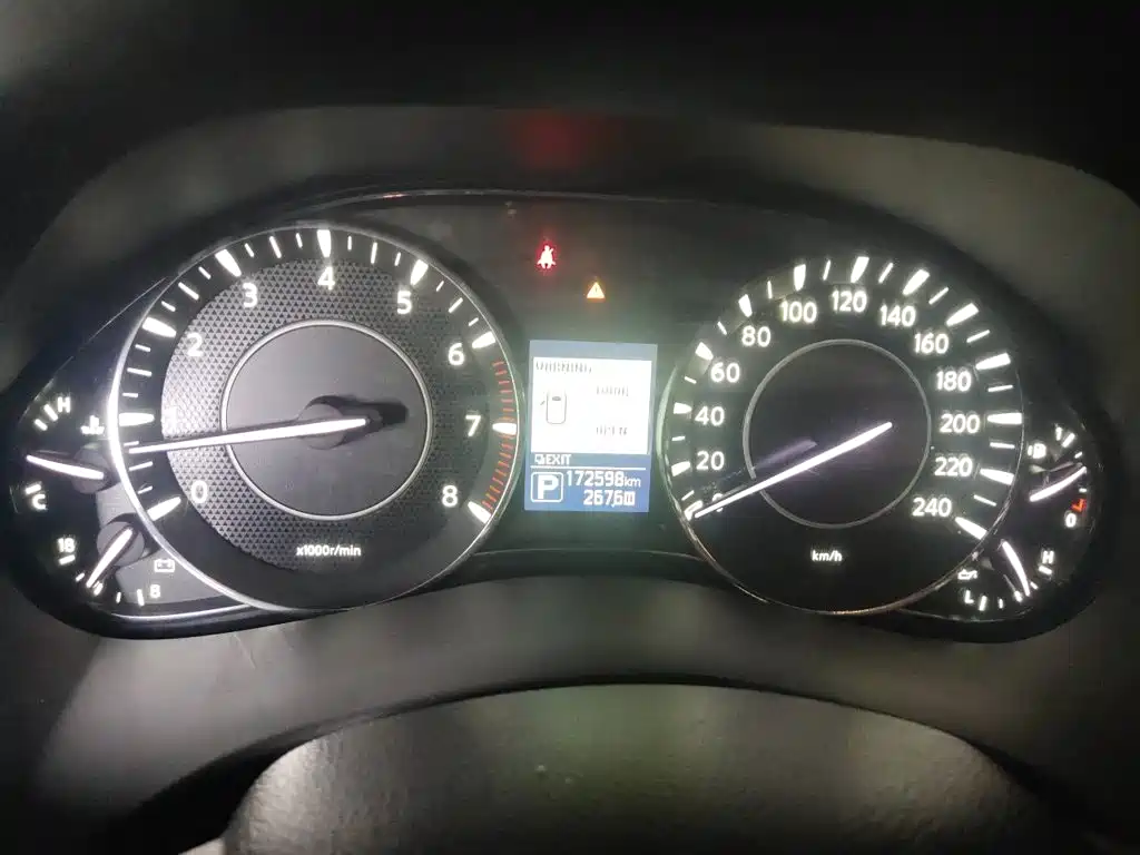Nissan Patrol — миниатюра 13