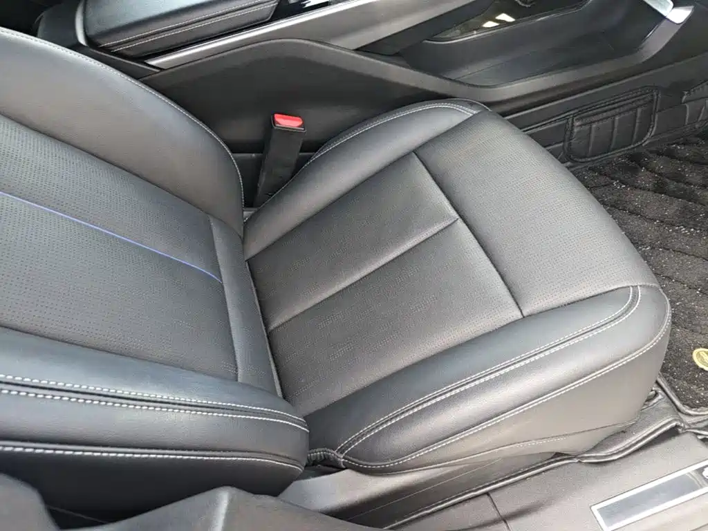 Cadillac Lyriq — миниатюра 25