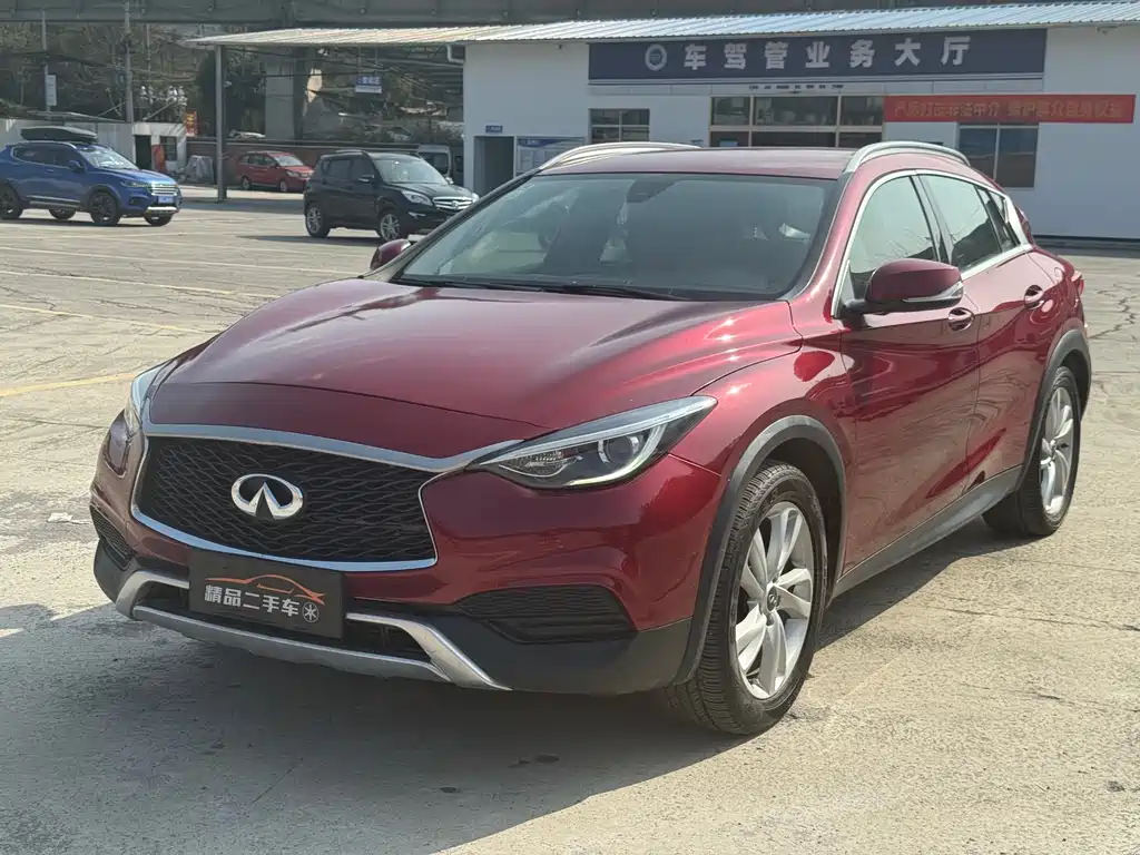 INFINITI QX30