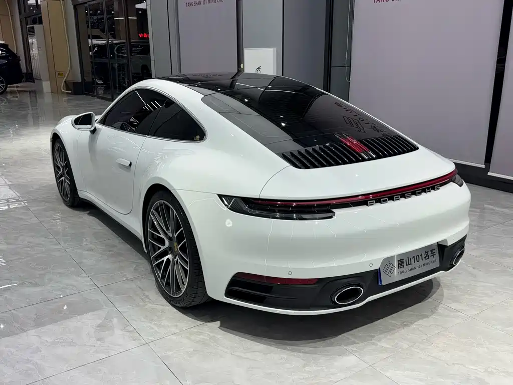 PORSCHE 911
