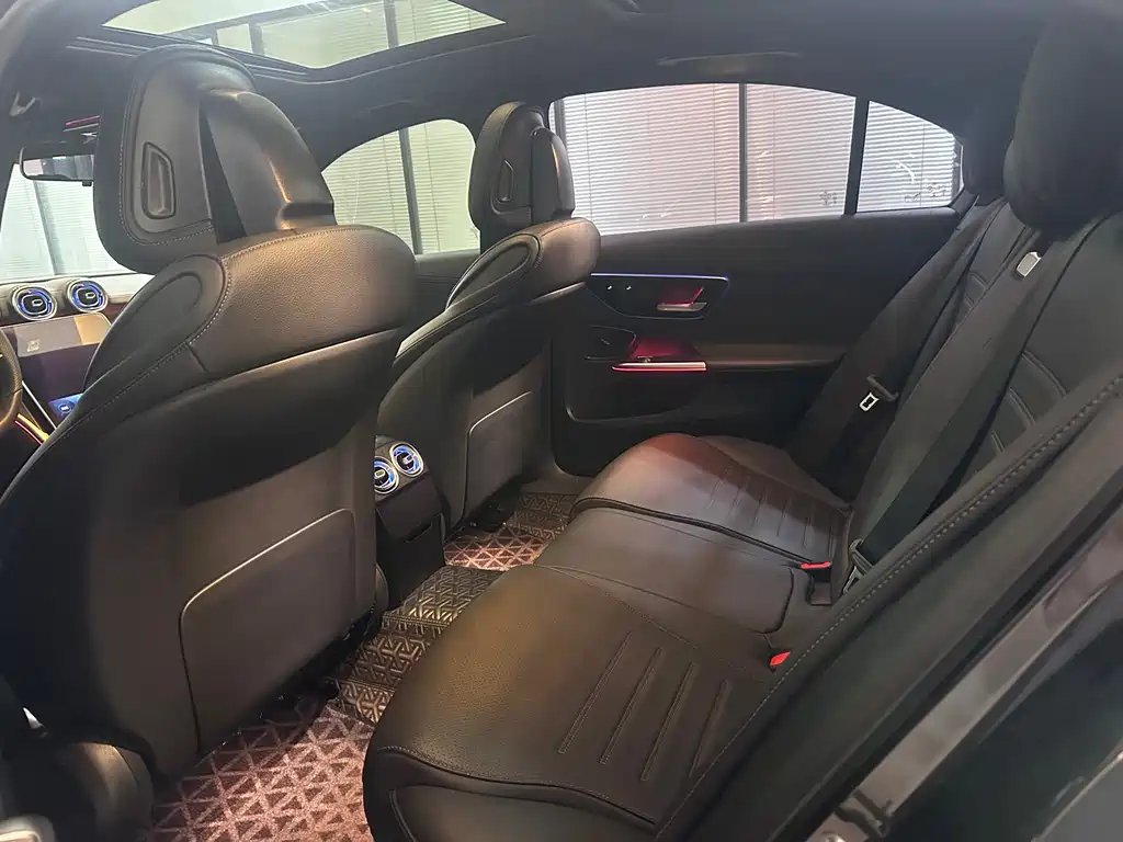 Mercedes-Benz C-Class — миниатюра 10