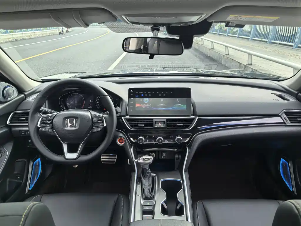 Honda Accord — миниатюра 12