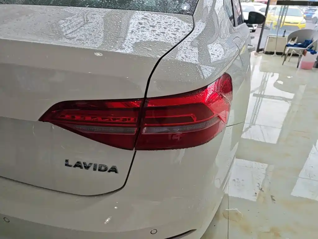 Volkswagen Lavida — миниатюра 8