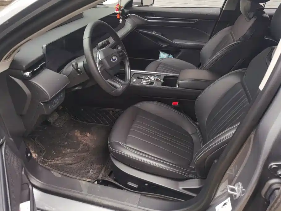 Ford Mondeo — миниатюра 9