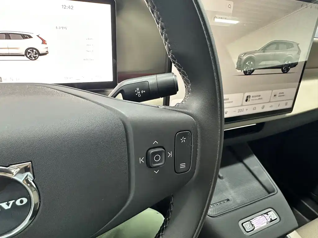 Volvo XC70 PHEV — миниатюра 13