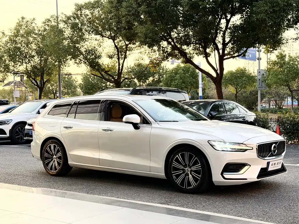 Volvo V60 — миниатюра 3
