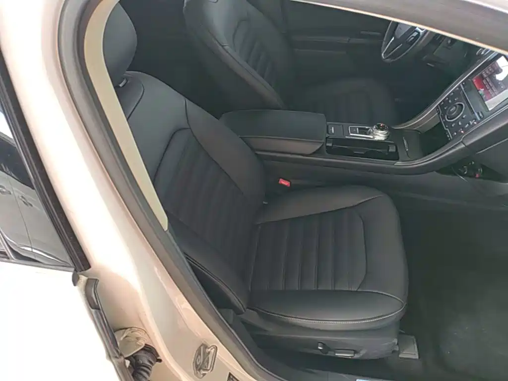 Ford Mondeo — миниатюра 25