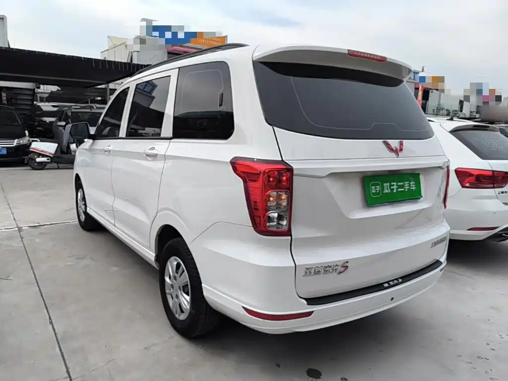 Wuling Hongguang — миниатюра 5