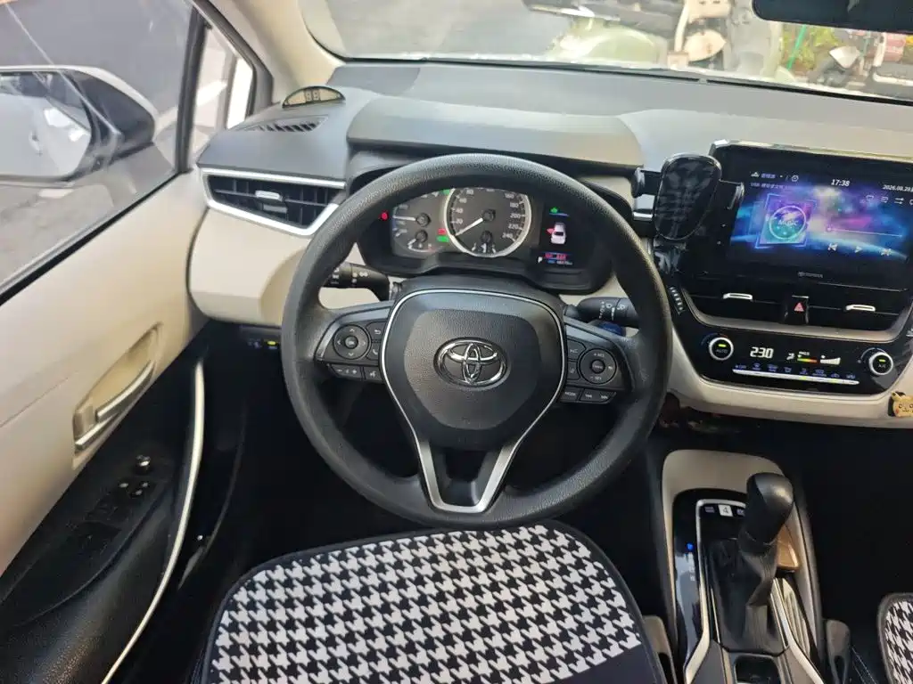Toyota Corolla — миниатюра 6