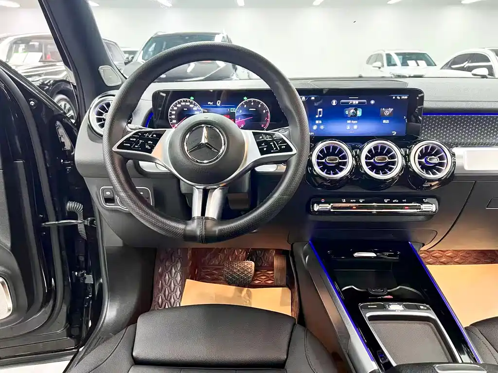 Mercedes-Benz GLB — миниатюра 16