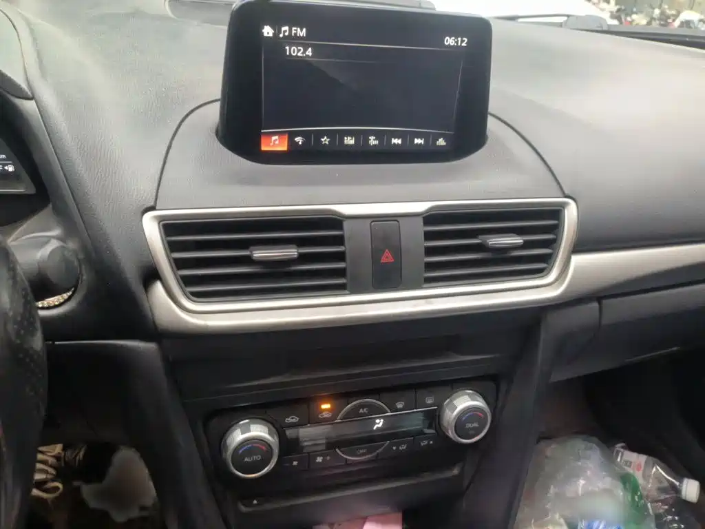 Mazda 3 Axela — миниатюра 6