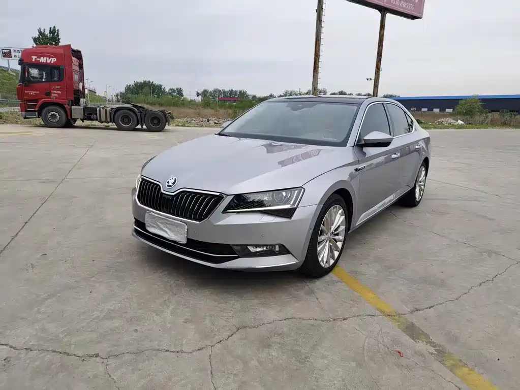 Купить Skoda Superb