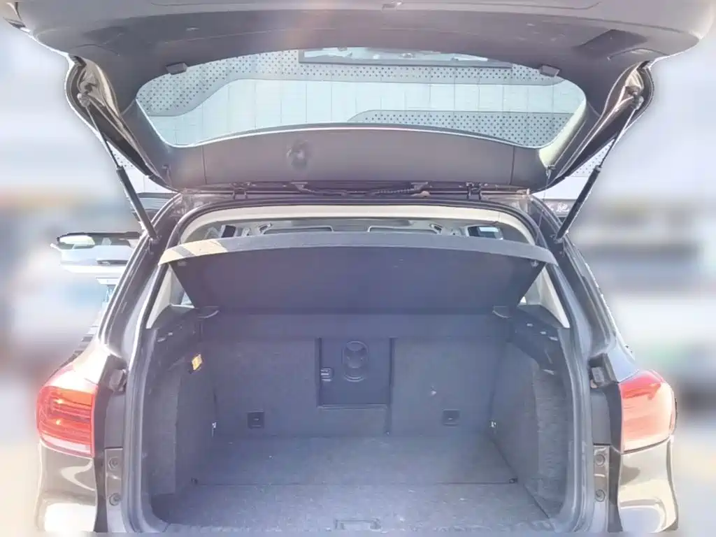 Volkswagen Tiguan — миниатюра 24