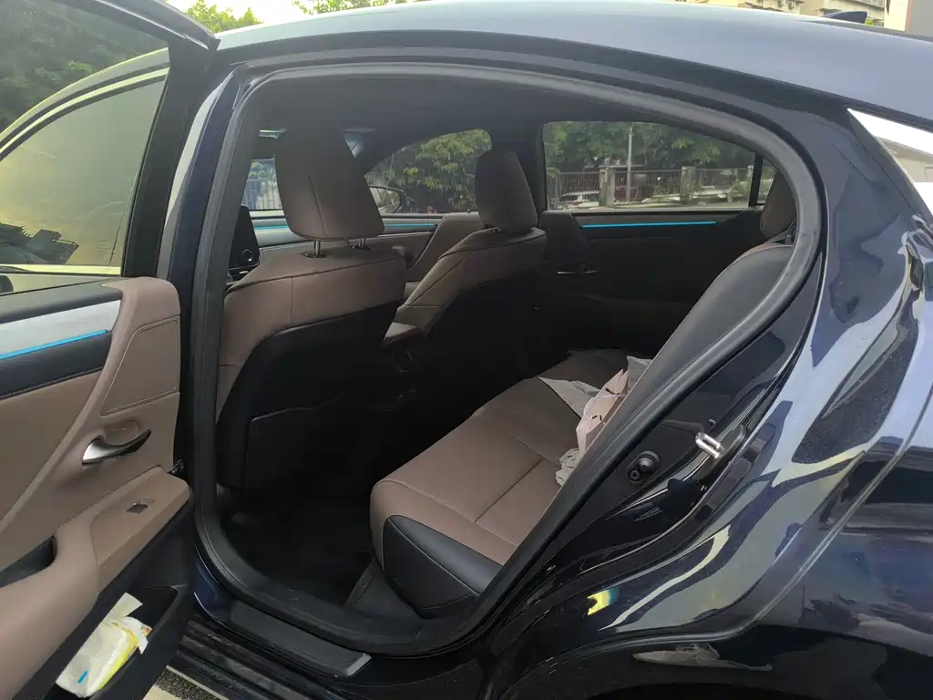Lexus ES — миниатюра 5