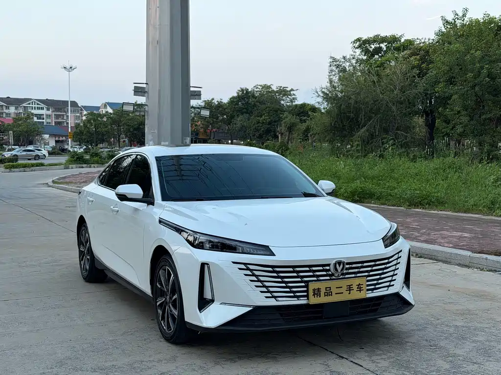 Changan Eado — миниатюра 3
