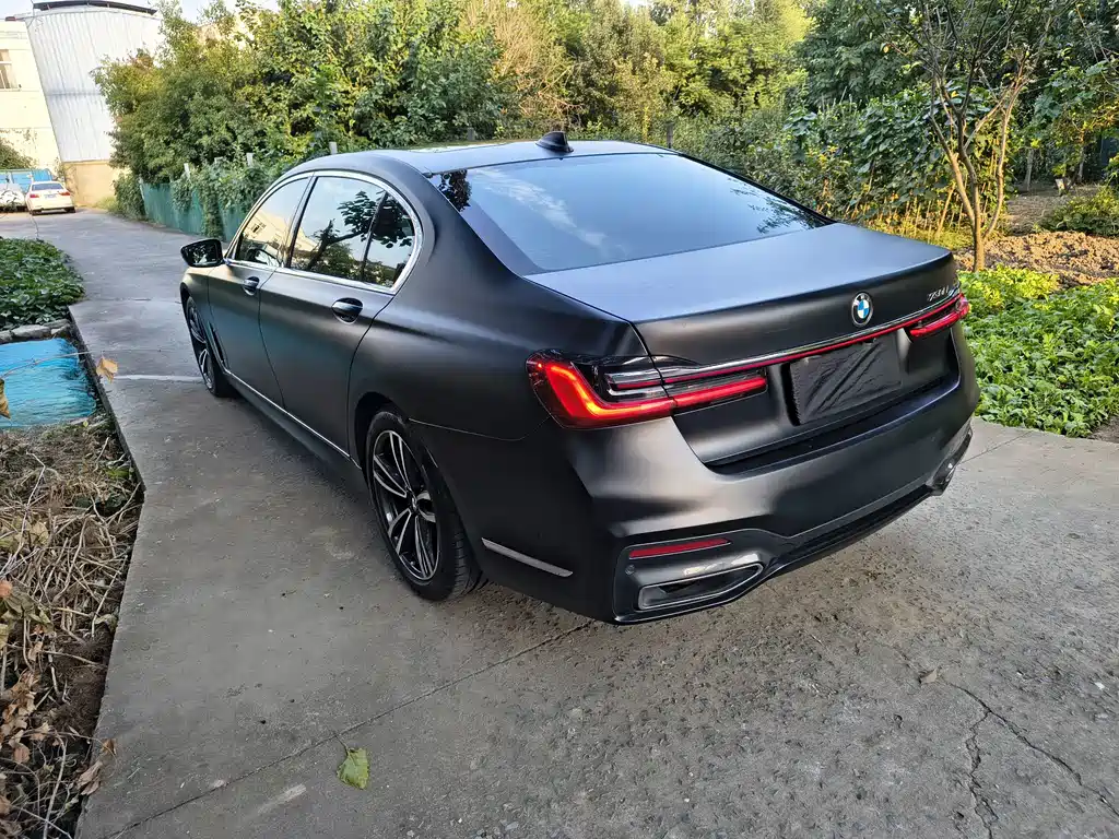 BMW 7 Series — миниатюра 4