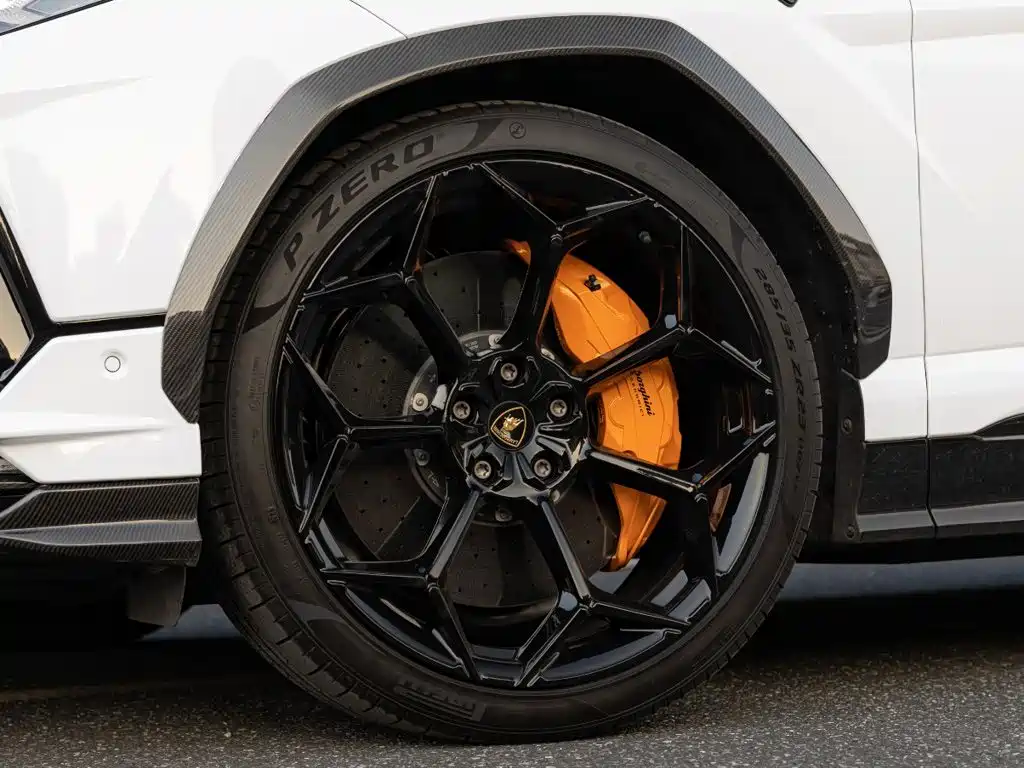 Lamborghini Urus — миниатюра 8