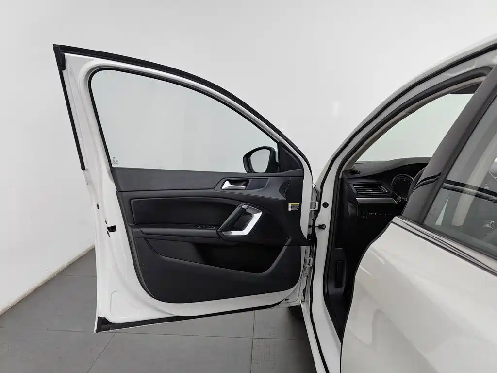 Peugeot 408 — миниатюра 8