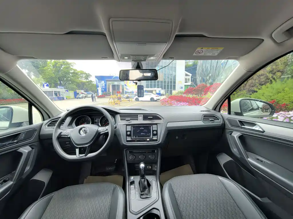 Volkswagen Tiguan L — миниатюра 5