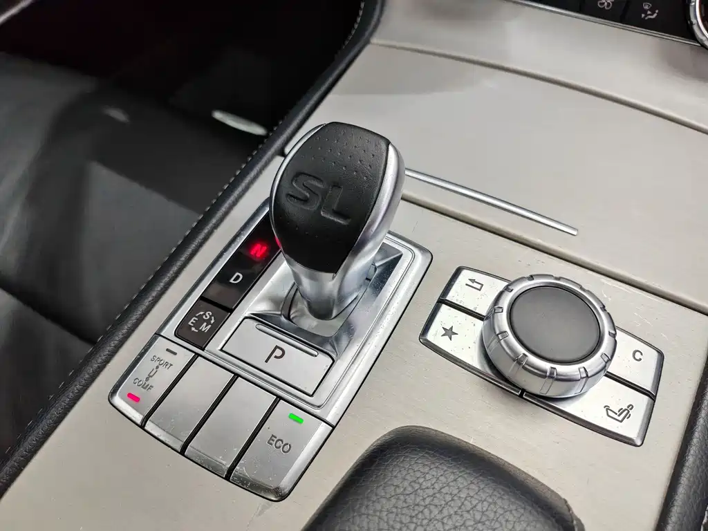 Mercedes-Benz SL-Class — миниатюра 14