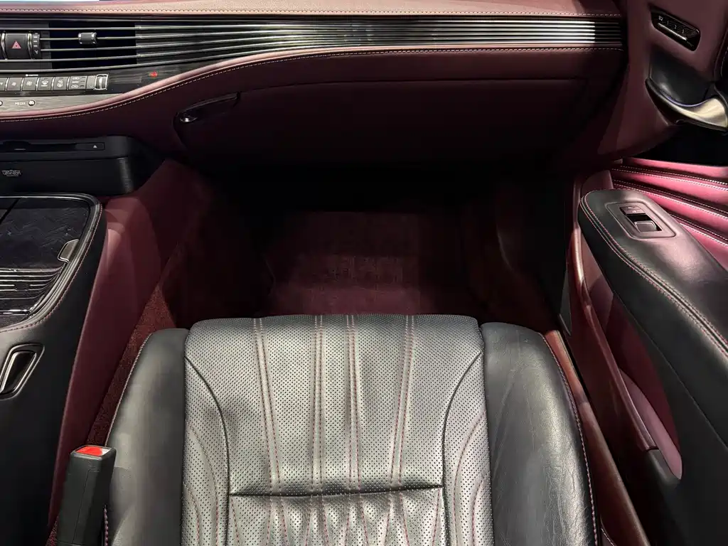 Lexus LS — миниатюра 14