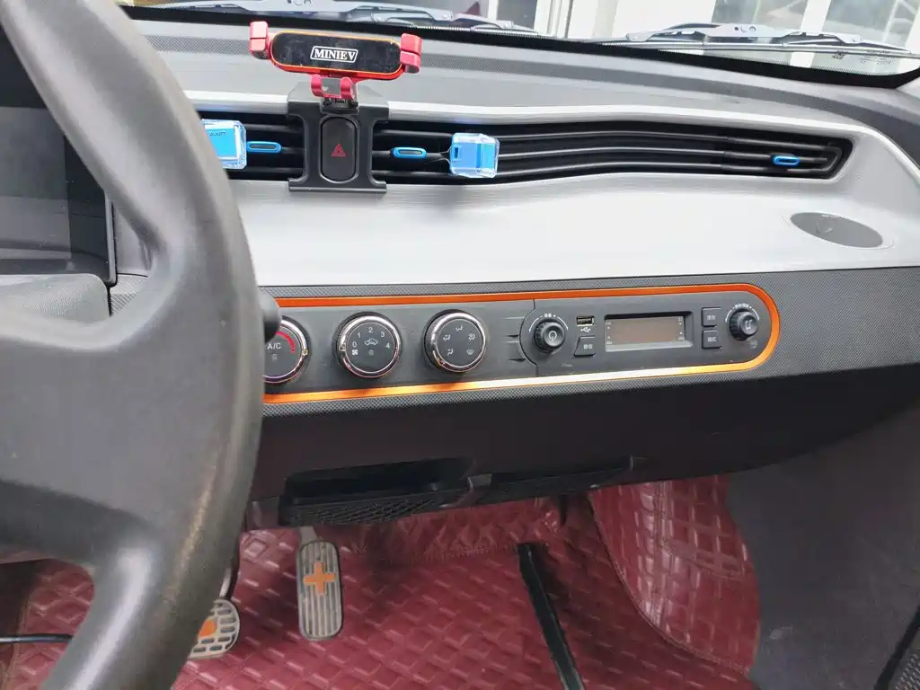 Wuling MINIEV — миниатюра 13