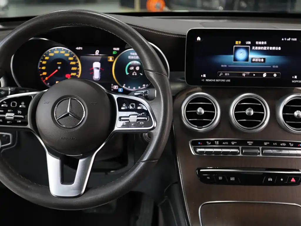 MERCEDES-BENZ GLC