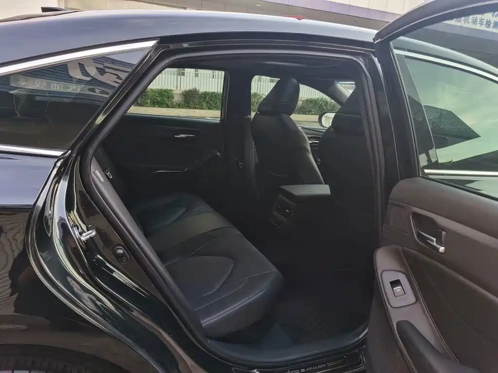 Toyota Avalon — миниатюра 10