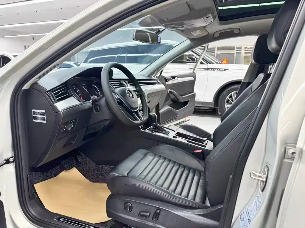 Volkswagen Magotan 2017 330TSI DSG Lead