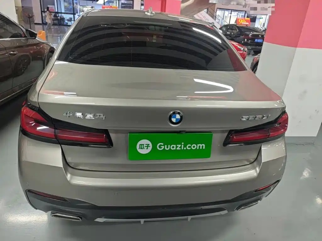 BMW 5 Series — миниатюра 6