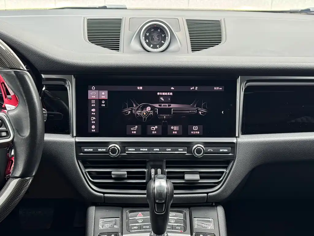 Porsche Macan — миниатюра 14